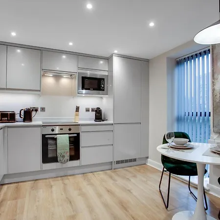 公寓 Modern Center Oasis With Lush Decor Ideal For Business Or Leisure