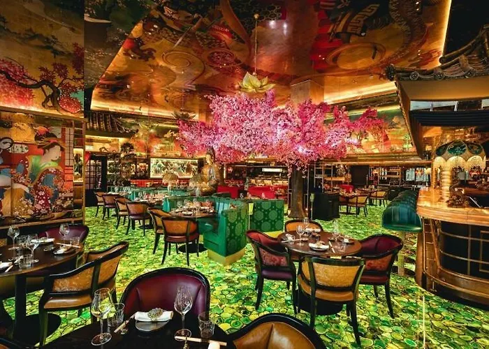 Апартаменти Modern Center Oasis With Lush Decor Ideal For Business Or Leisure Лідс