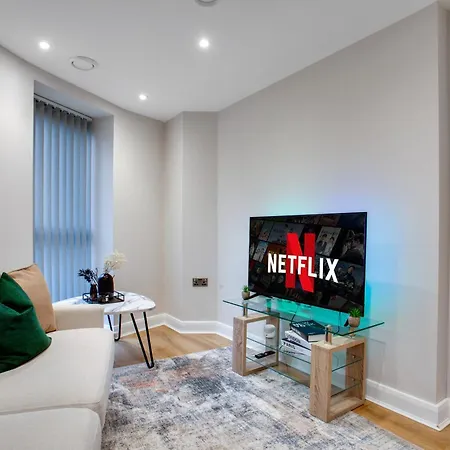 Modern Center Oasis With Lush Decor Ideal For Business Or Leisure Apartment Leeds (West Yorkshire)