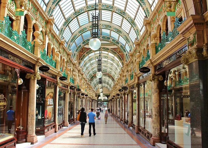 Modern Center Oasis With Lush Decor Ideal For Business Or Leisure Apartment