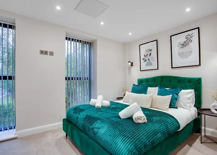 Modern Center Oasis With Lush Decor Ideal For Business Or Leisure Apartment Leeds (West Yorkshire)